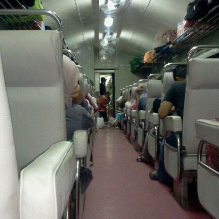 Kereta senja utama bisnis