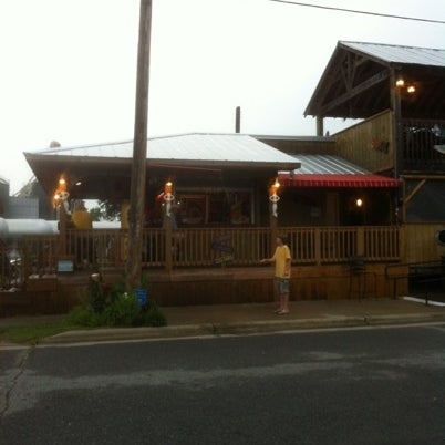 7/20/2012にJeanne B.がBackwater Jack’s Tiki Bar and Grillで撮った写真