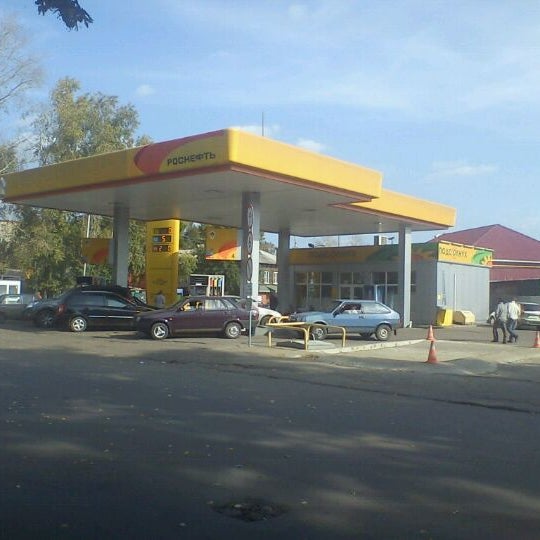 Автозаправочный комплекс роснефть. Роснефть подсолнух. Заправщик на азс роснефть. Азк 77 роснефть. Азс 123/1 роснефть.