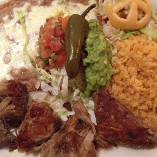 Foto diambil di Murrieta&#39;s Mexican Restaurant and Cantina oleh Guy J. pada 3/26/2012