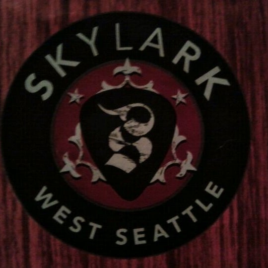 Снимок сделан в Skylark Cafe &amp; Club пользователем Jerome D. 1/28/2012