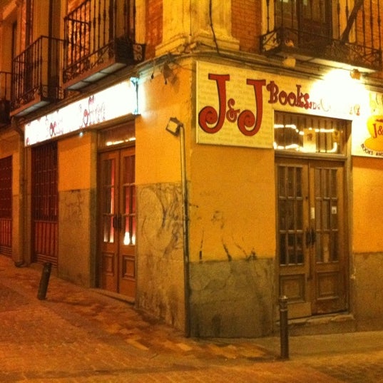 J&J Books and Coffee Malasaña Madrid,