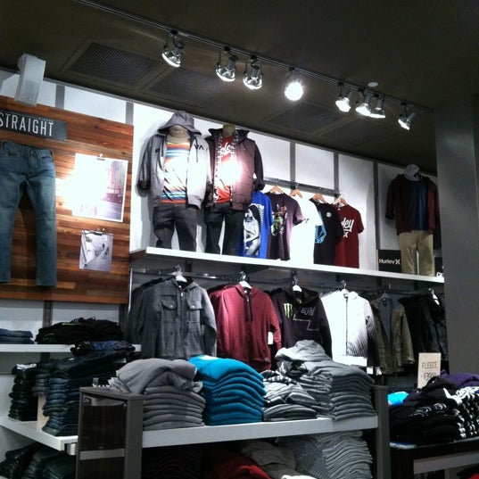PacSun - Clothing Store