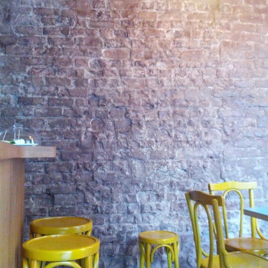 Foto tirada no(a) Nano Cafe por Runiet S. em 9/1/2012