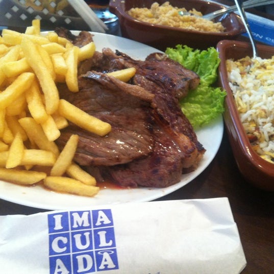 รูปภาพถ่ายที่ Imaculada Bar e Restaurante โดย Anna N. เมื่อ 8/15/2012