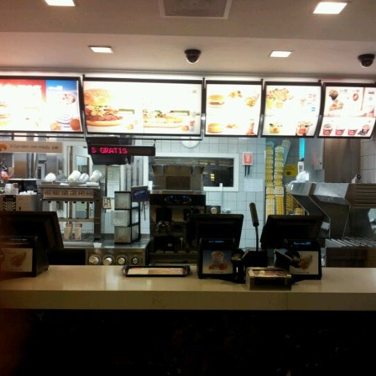 รูปภาพถ่ายที่ McDonald&#39;s โดย Coen v. เมื่อ 1/28/2012