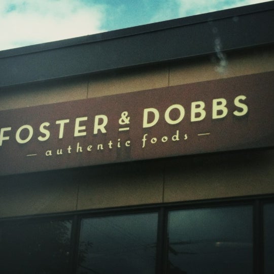 Photo prise au Foster &amp; Dobbs par Kyle R. le8/30/2011