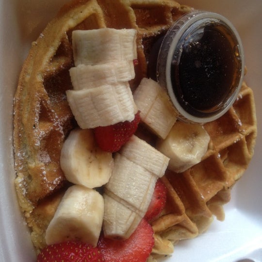 Fruit waffle - nothing special except the sweet cream...  :P
