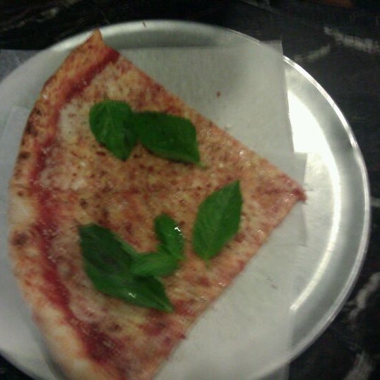Снимок сделан в My Little Pizzeria пользователем Mina V. 11/9/2011