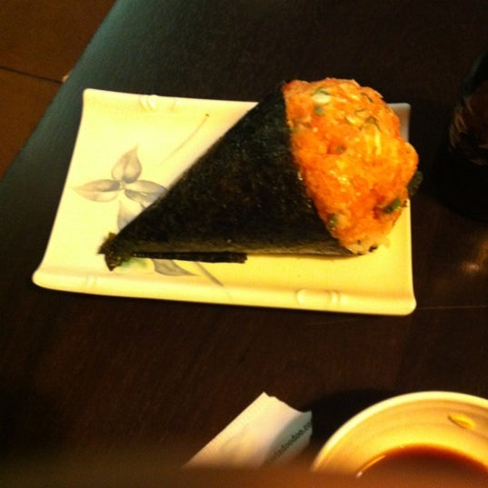 Das Foto wurde bei Sushi Temakeria Doo Doo von Rodrigo R. am 1/26/2012 aufgenommen
