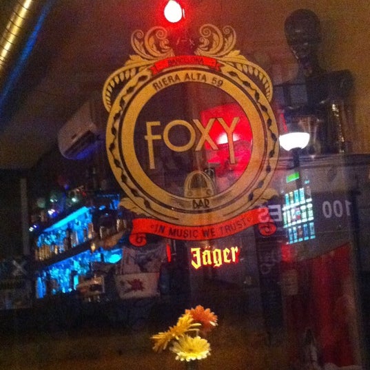 Foto diambil di Foxy Bar oleh Meruschka pada 9/26/2011