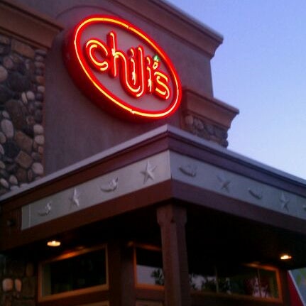 Photo taken at Chili&#39;s Grill &amp; Bar by Lee S. on 8/21/2011