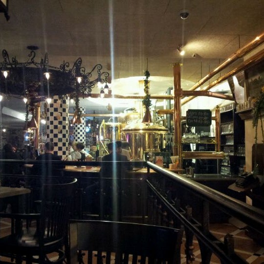 Das Foto wurde bei Maximilian&#39;s Brauerei (закрыт) von Maksim P. am 12/24/2011 aufgenommen