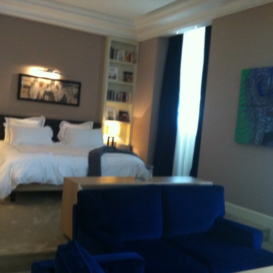 รูปภาพถ่ายที่ The First Luxury Art Hotel Roma โดย Vera K. เมื่อ 6/10/2012