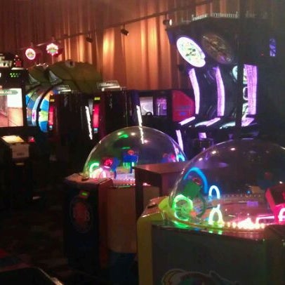 Photo taken at Dave &amp; Buster&#39;s by Clayton B. on 9/9/2011