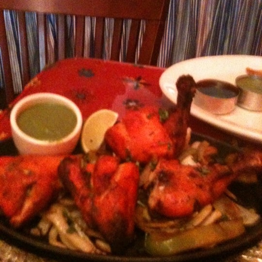 6/15/2011 tarihinde Morris M.ziyaretçi tarafından Great India Cafe'de çekilen fotoğraf