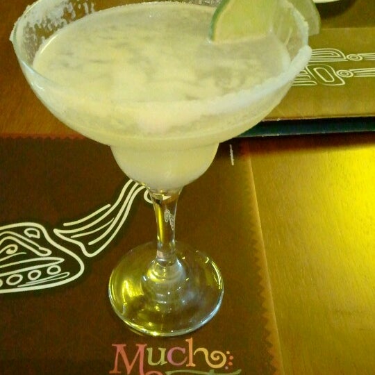 Photo taken at Mucho Gusto Gastronomia Tex-Mex by Flávia M. on 6/16/2012