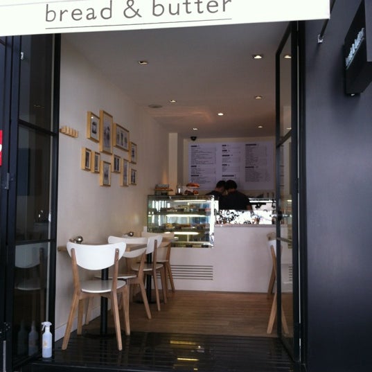 Foto tirada no(a) Bread &amp; Butter por Meltem U. em 7/21/2012