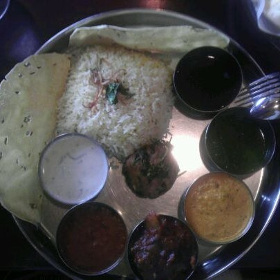 Photo prise au IndeBlue Indian Cuisine par Edu S. le4/23/2012