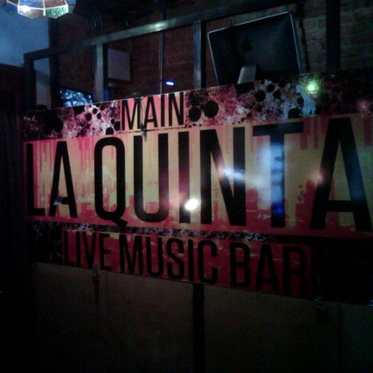 รูปภาพถ่ายที่ La Quinta Bar โดย Yuribass V. เมื่อ 9/7/2012