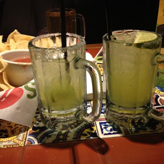 Photo taken at Chili&#39;s Grill &amp; Bar by Lucy on 8/26/2012