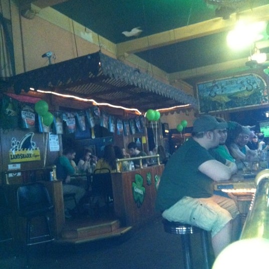 Foto tirada no(a) Gibbie&#39;s Pub &amp; Eatery por Timex H. em 3/17/2012