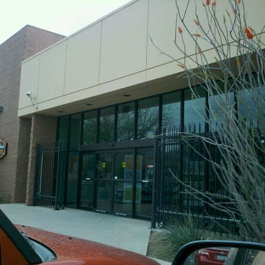 DunnEdwards Paints Hardware Store in Scottsdale