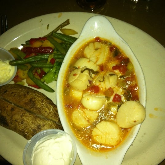 New Bedford Sea Scallops and fried calamari were scrumptious!!!  It's okay..you can drool if you'd like!!:)