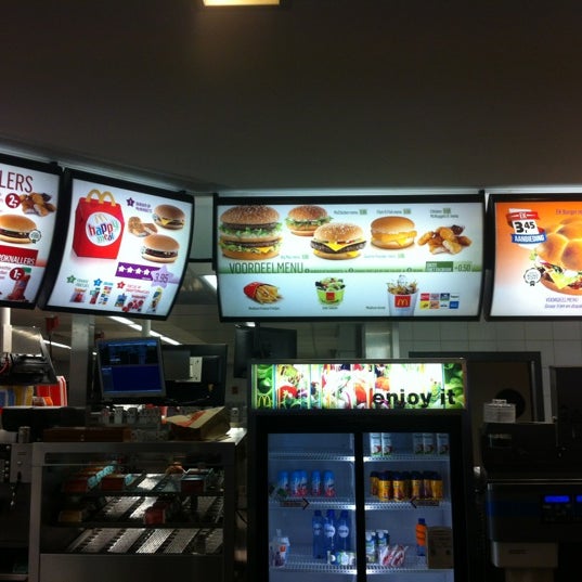 Снимок сделан в McDonald&#39;s пользователем Lilian J. 6/6/2012