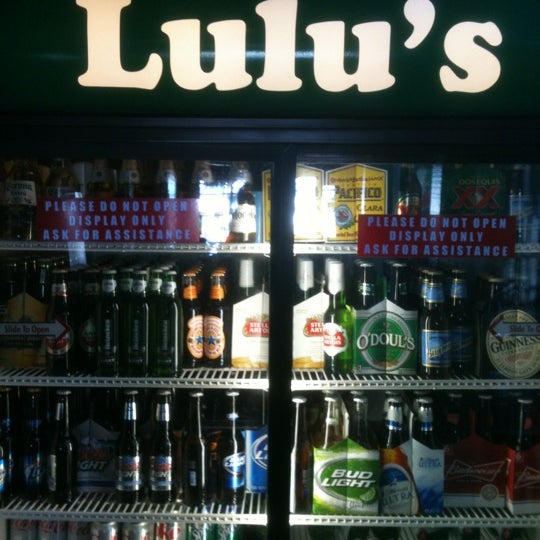 Photo taken at Lulu&#39;s Restaurant by Ivan M. on 1/2/2012
