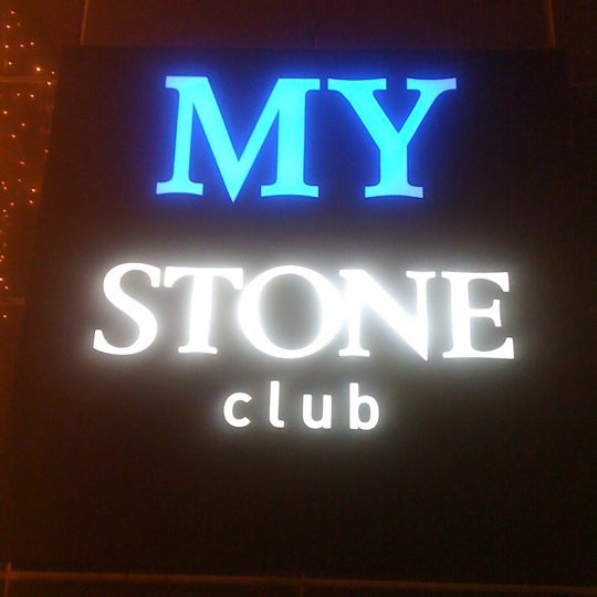 Stone club