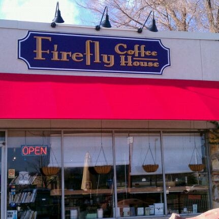 Foto diambil di Firefly Coffee House oleh Zach S. pada 12/24/2011