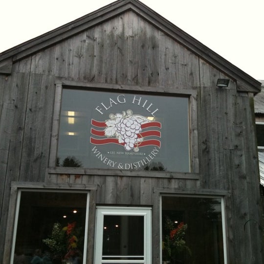 Foto tirada no(a) Flag Hill Winery &amp; Distillery por Melissa R. em 9/27/2011
