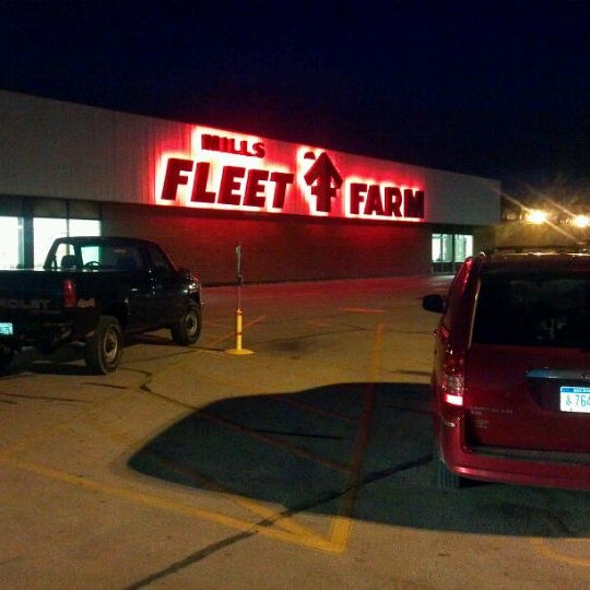 Fleet Farm Green Bay'da Büyük Mağaza