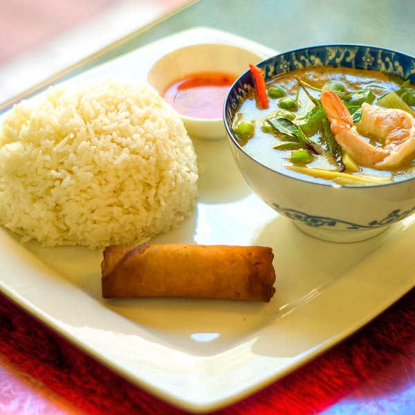 Green Curry Lunch Specials.. Mmmm Wuuuuu Ha! :)
