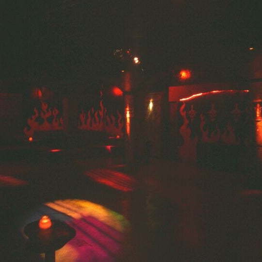 Foto tomada en Neo Nightclub  por Shomari S. el 3/25/2012