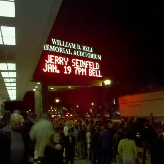1/20/2012にPatrick R.がBell Auditoriumで撮った写真