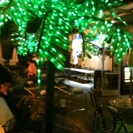 9/12/2012 tarihinde Cdot Q.ziyaretçi tarafından Gabrieles Bar and Grill'de çekilen fotoğraf