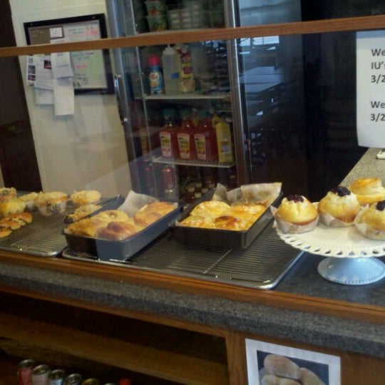 Photo taken at Sweet Claire&#39;s Bakery by Justin B. on 3/9/2011
