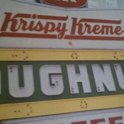 8/5/2011 tarihinde Codyziyaretçi tarafından Krispy Kreme Doughnuts'de çekilen fotoğraf