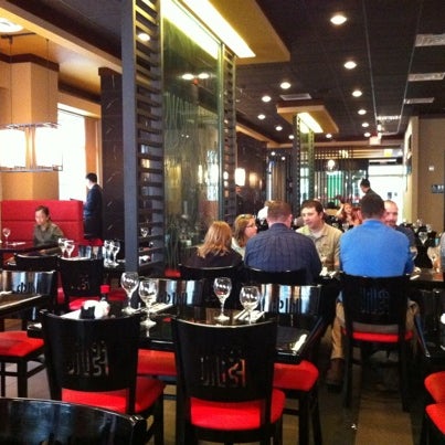 12/22/2010 tarihinde Allen A.ziyaretçi tarafından Yao Restaurant &amp; Bar Downtown'de çekilen fotoğraf