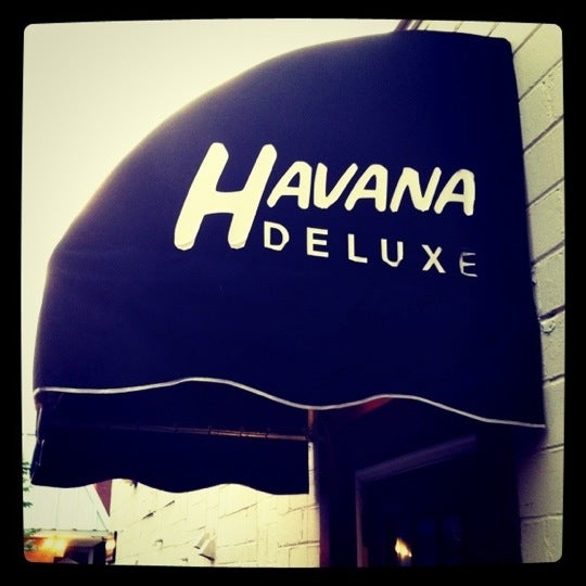 Снимок сделан в Havana Deluxe пользователем William M. 8/4/2011