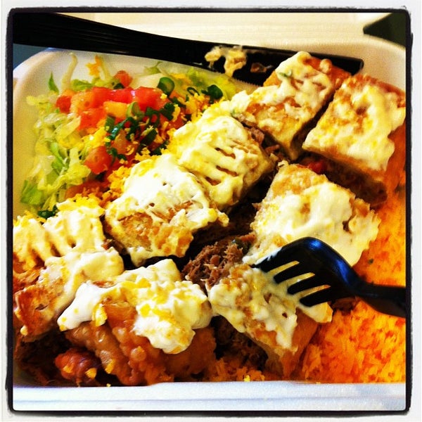 รูปภาพถ่ายที่ Carolina&#39;s Mexican Food โดย Joe เมื่อ 11/16/2011