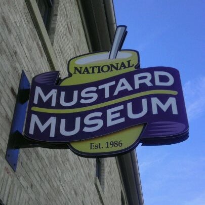 Снимок сделан в National Mustard Museum пользователем @jayelarex 12/16/2011
