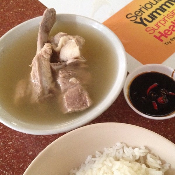 5/24/2012にKeen Len C.がJoo Siah Bak Koot Teh 裕城肉骨茶で撮った写真