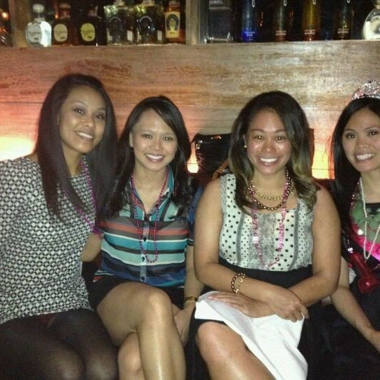 Photo taken at Bar Louie by Jo Y. on 4/29/2012