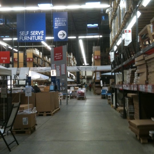 5/25/2011 tarihinde Dennis F.ziyaretçi tarafından IKEA Burlington'de çekilen fotoğraf
