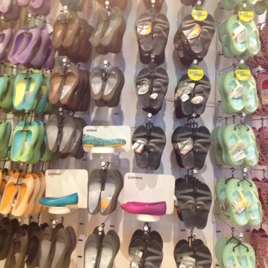 Crocs clearance sm clark