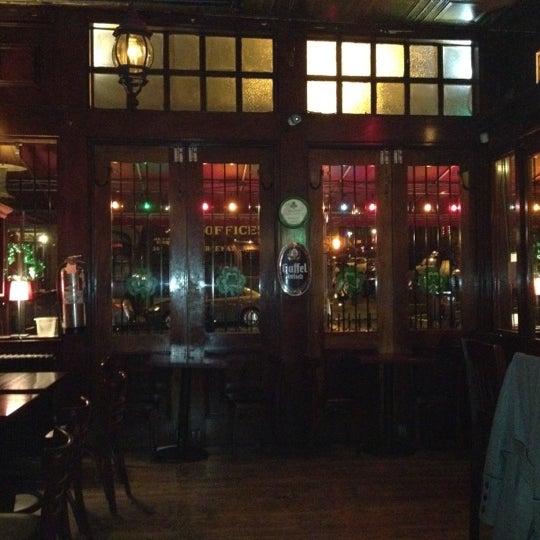 Photo taken at Park Slope Ale House by Adam N. on 2/17/2012