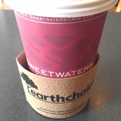 9/8/2012에 Alex S.님이 Sweetwaters Coffee &amp; Tea Washington St.에서 찍은 사진